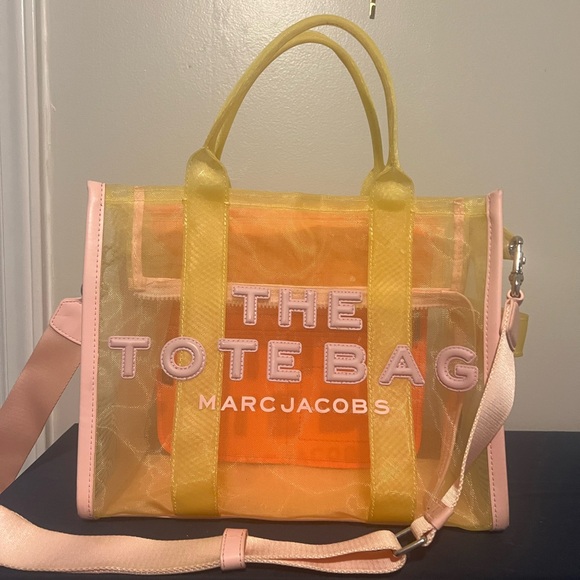 Marc Jacob’s Medium Tote Bag - Picture 4 of 5